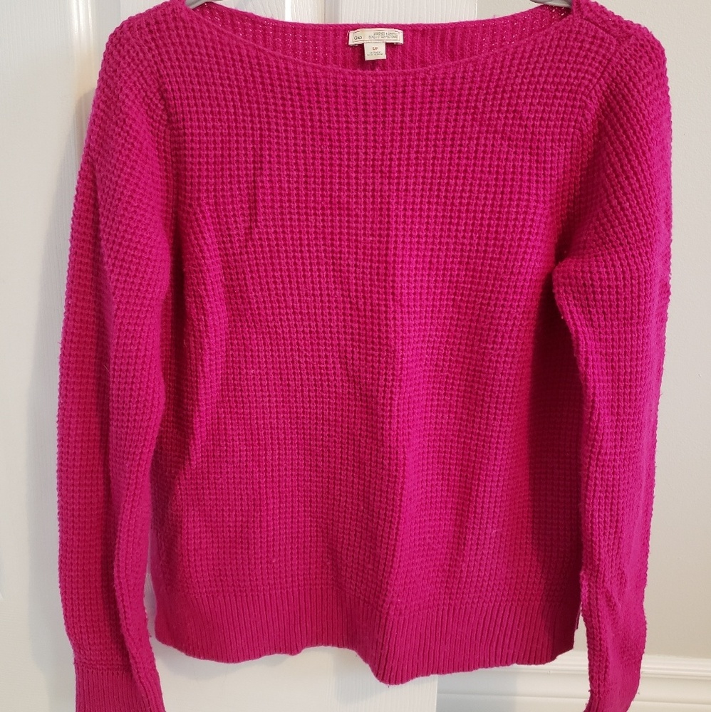 Gap sweater